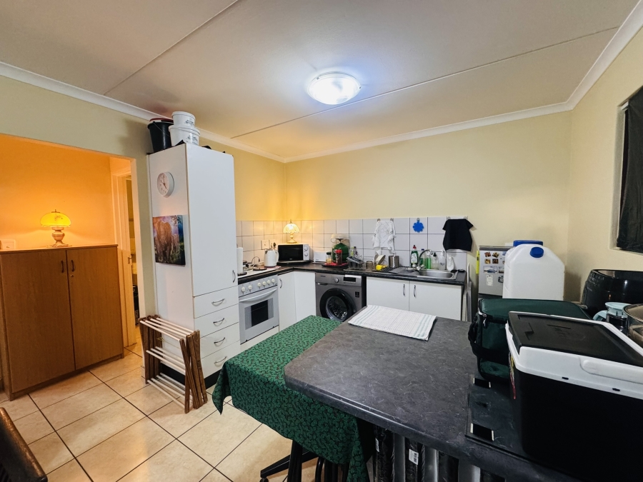 To Let 1 Bedroom Property for Rent in Guldenland Western Cape
